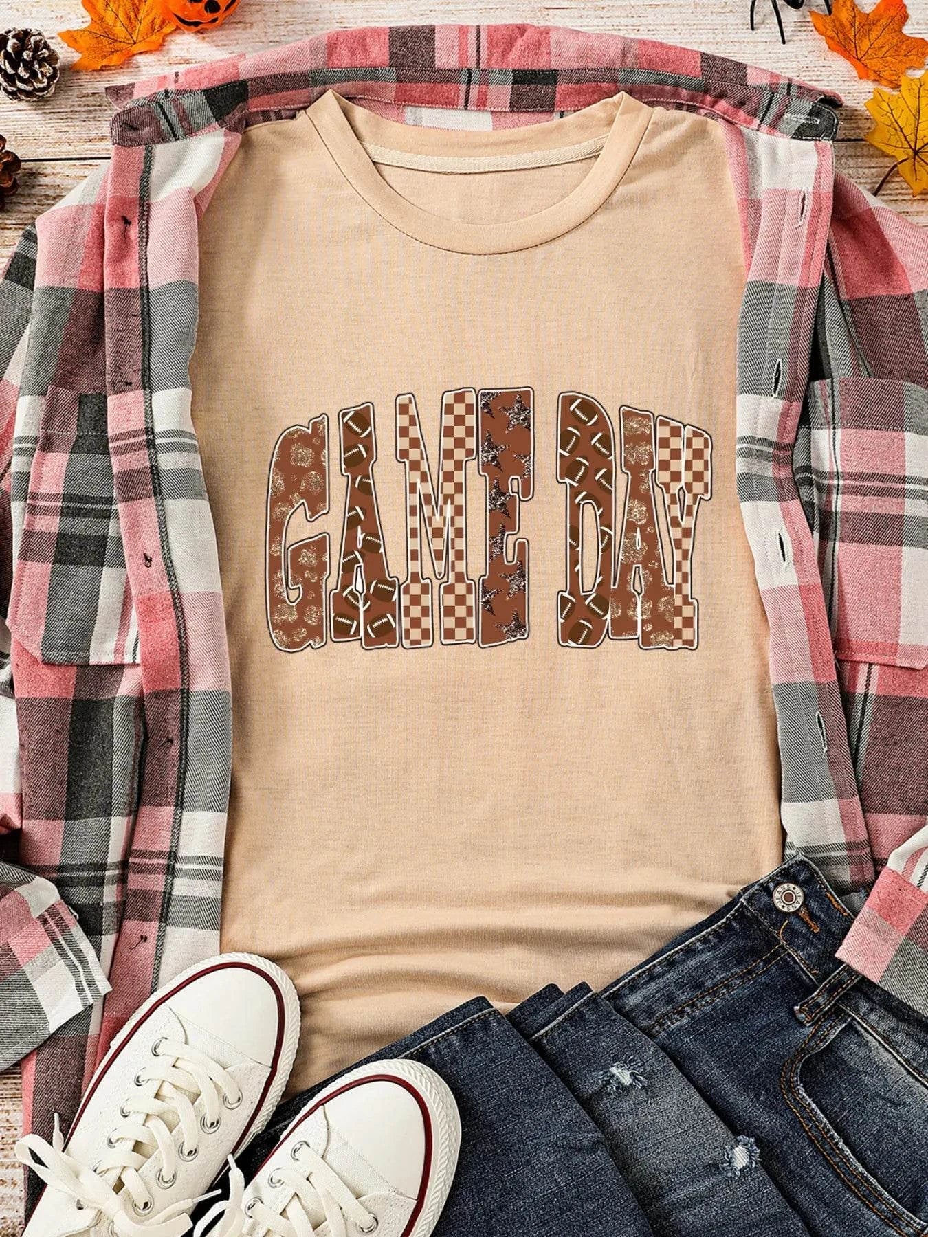 Full Size GAME DAY Checkered Letter Graphic T Shirt Plus SizeFeatures:Basic style
Stretch:Slightly stretchy
Material composition:62% polyester, 32% cotton, 6% elastane
Care instructions:Machine wash cold. Tumble dry low.
ImporMerit SellGame Day CheckeredTrendsi