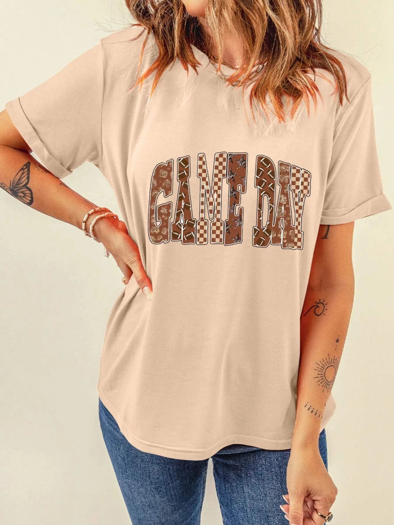 Full Size GAME DAY Checkered Letter Graphic T Shirt Plus SizeFeatures:Basic style
Stretch:Slightly stretchy
Material composition:62% polyester, 32% cotton, 6% elastane
Care instructions:Machine wash cold. Tumble dry low.
ImporMerit SellGame Day CheckeredTrendsi