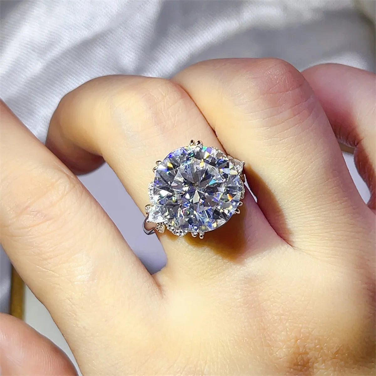 10 Carat Moissanite 925 Sterling Silver Ring - Merit Sell