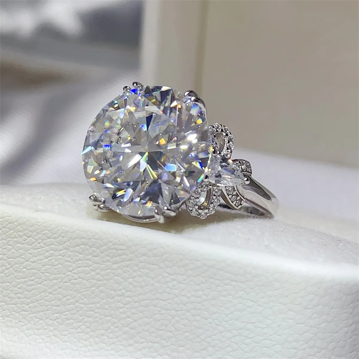 10 Carat Moissanite 925 Sterling Silver Ring - Merit Sell