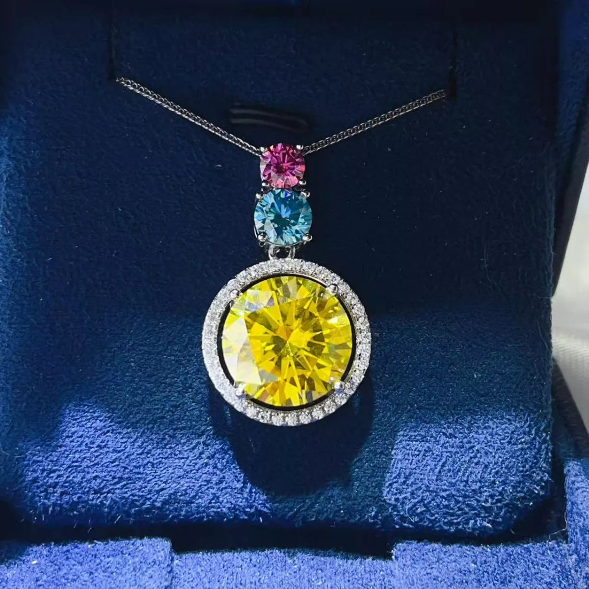 Selected Variant Image