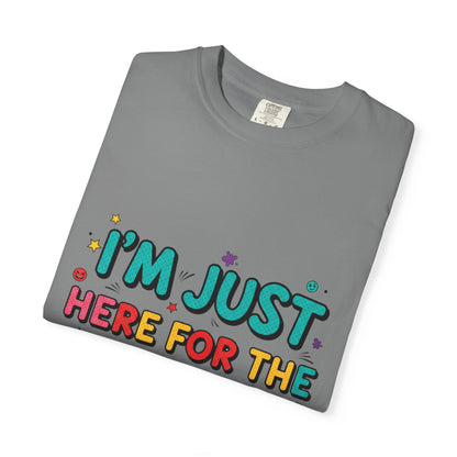 Halloween T-Shirt "I'm Just Here for the Boos!" — Funny Spooky Spirits & Dad Jokes Tee