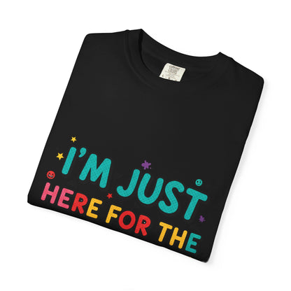 Halloween T-Shirt "I'm Just Here for the Boos!" — Funny Spooky Spirits & Dad Jokes Tee