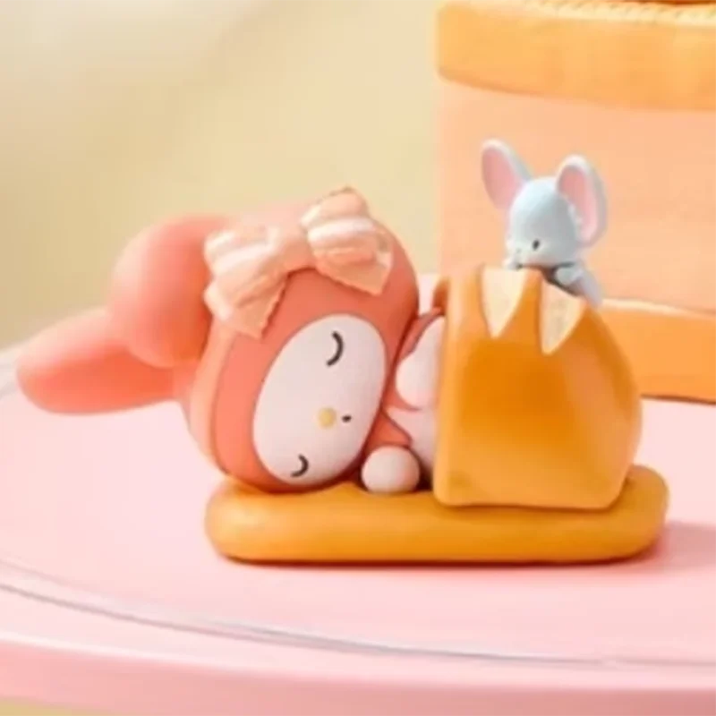 MINISO Sanrio Happy Baking Series Figice Blind Box Genuine Trendy Toy Surprise Gift for Girls
