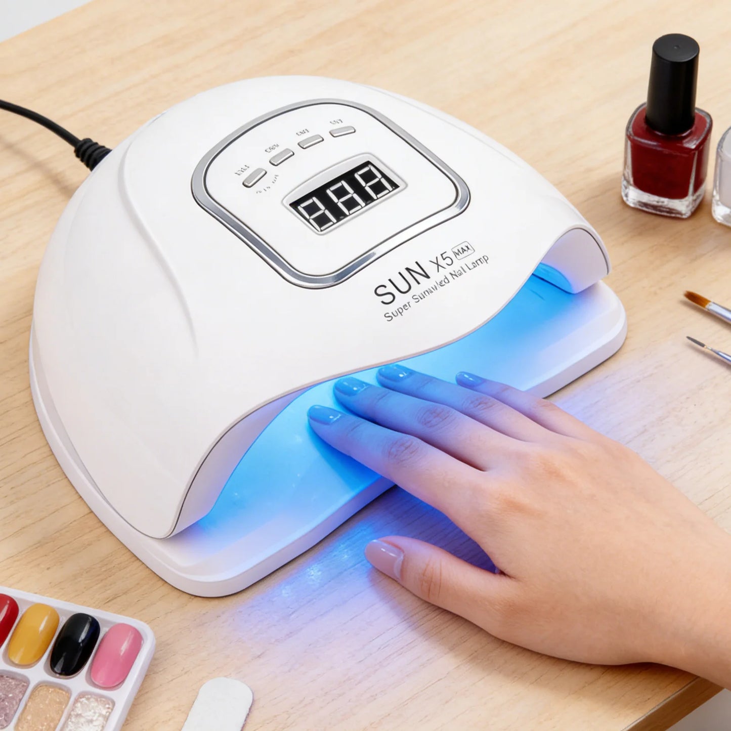 Nail Lamp Drying Device - A nail polish suitable for the quick curing process in nail art and foot care