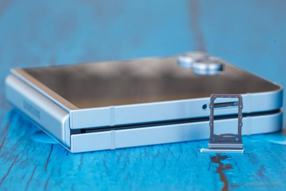 Samsung Galaxy Z Flip 6 Z Flip6 5G F741B F741U1 F741N 6.7" 12GB 256/512GB NFC Snapdragon Original Foldable 99% New Cell Phone - Merit Sell